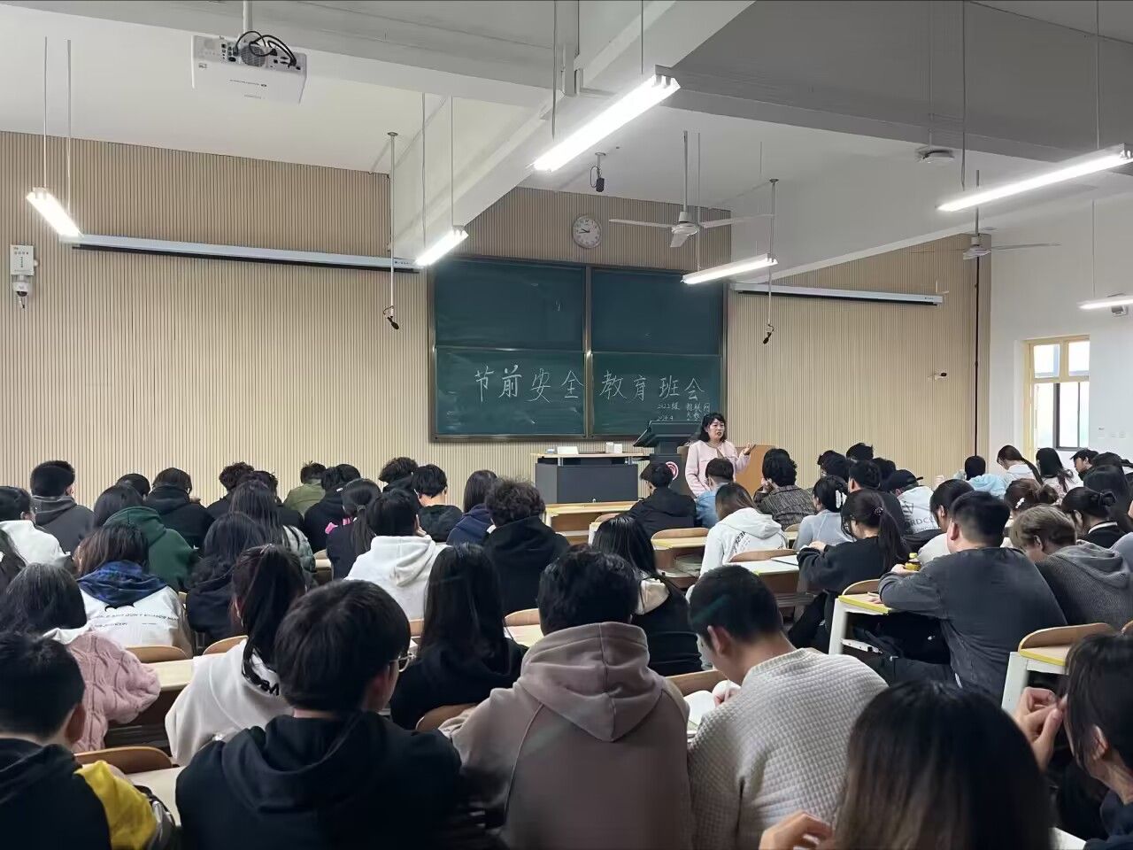 97欧美在线看欧美视频免费